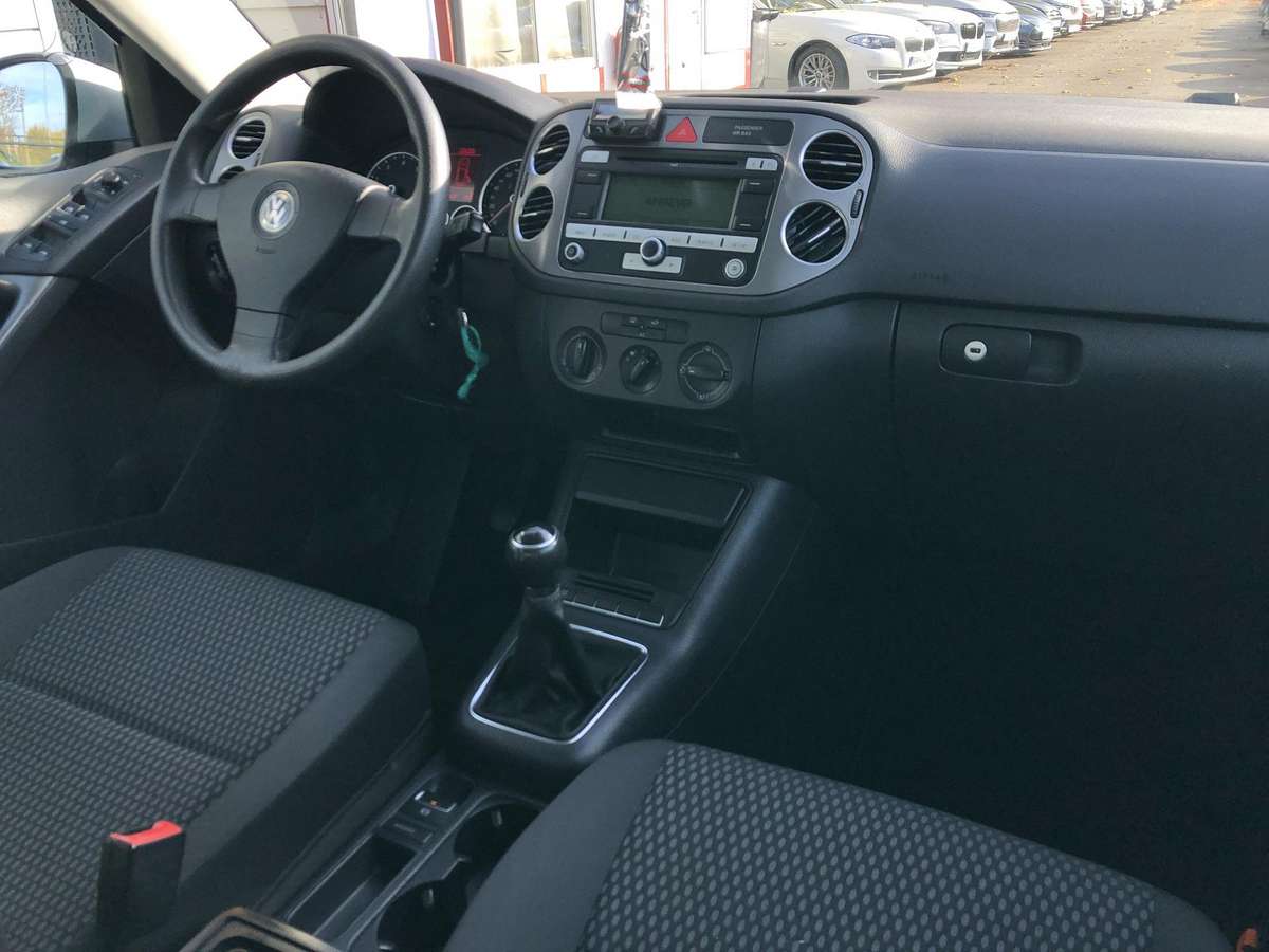 Volkswagen Tiguan 2009 — photo 8