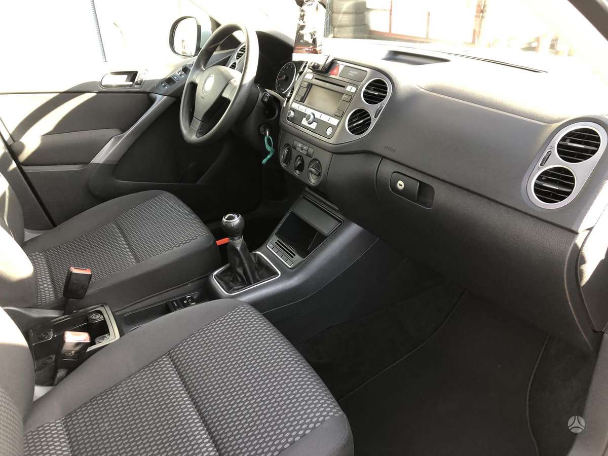 Volkswagen Tiguan 2009 — photo 9