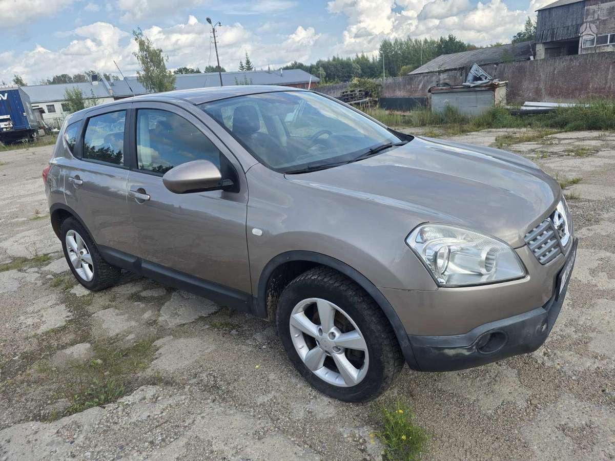 Nissan Qashqai 2009 — interior