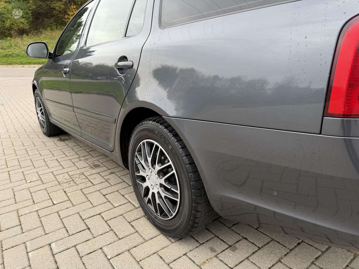 Skoda Octavia 2011 — photo 12