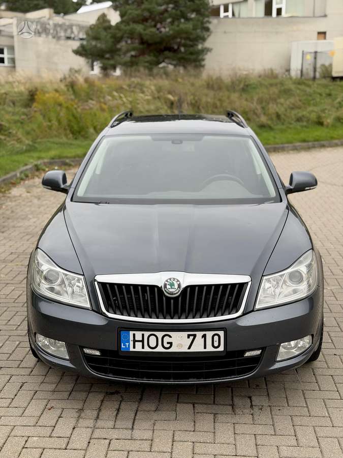 Skoda Octavia 2011 — interior
