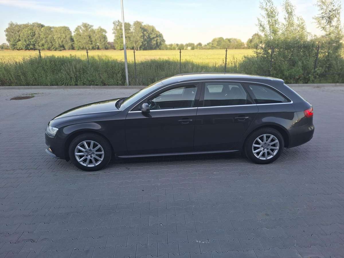 Audi A4 2013 — photo 14