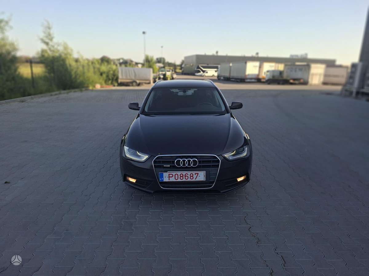 Audi A4 2013 — rear view