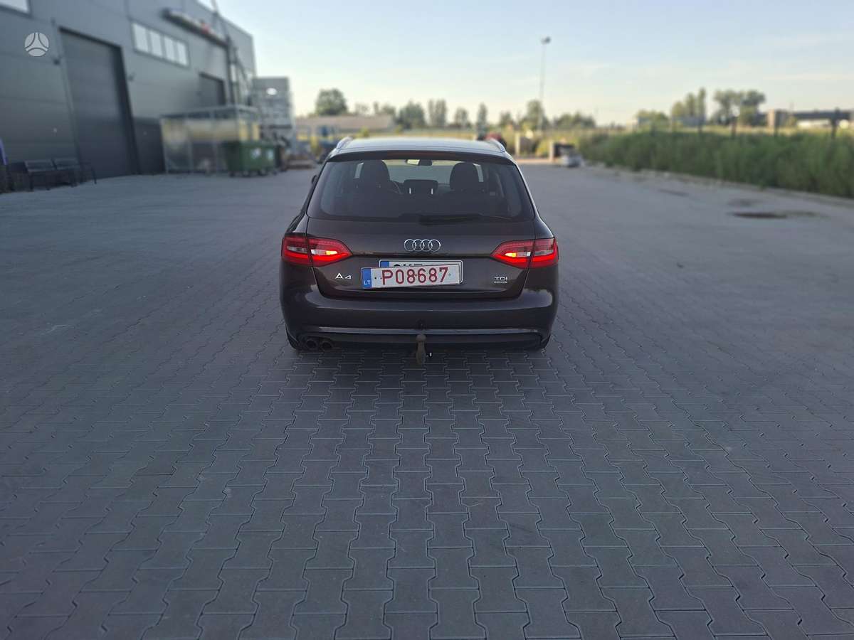 Audi A4 2013 — photo 7