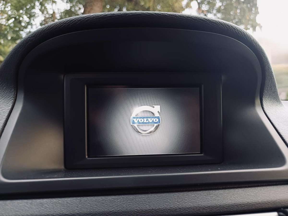 Volvo V70 2013 — photo 12