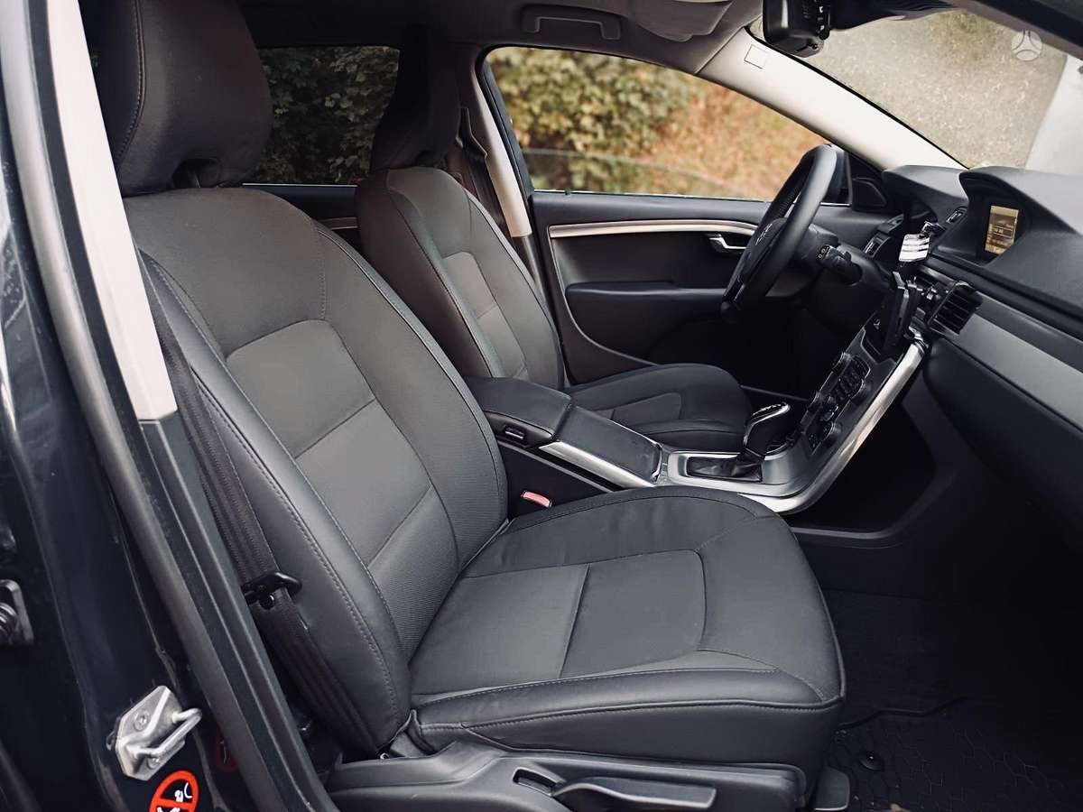 Volvo V70 2013 — photo 23