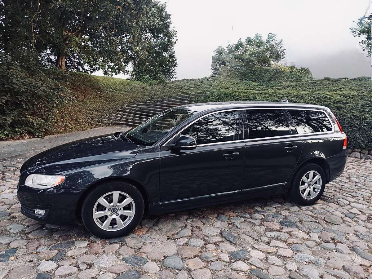 Volvo V70 2013 — photo 25