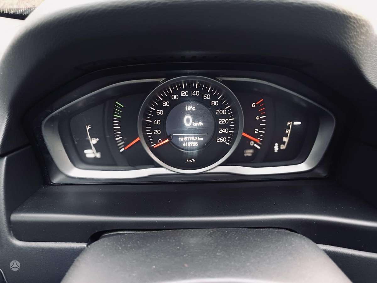 Volvo V70 2013 — photo 38