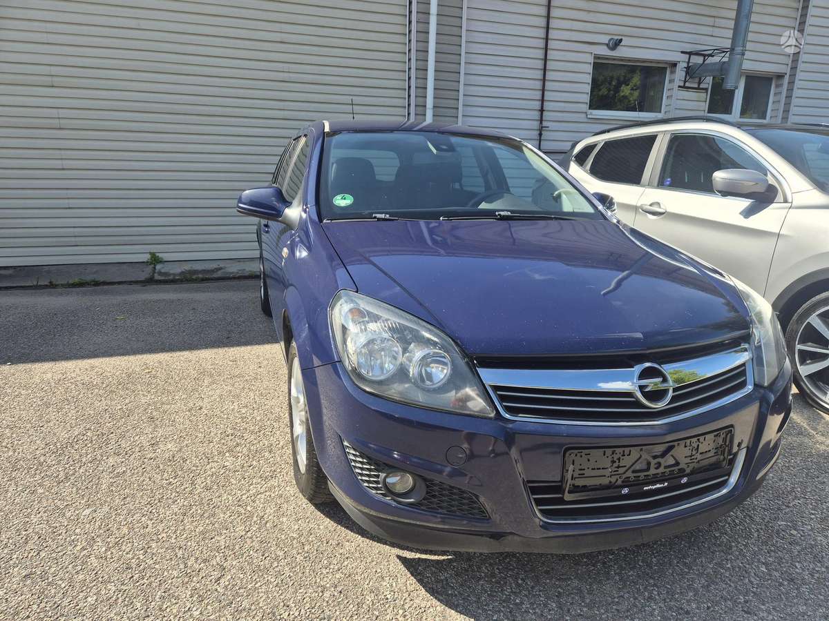 Opel Astra, 2010