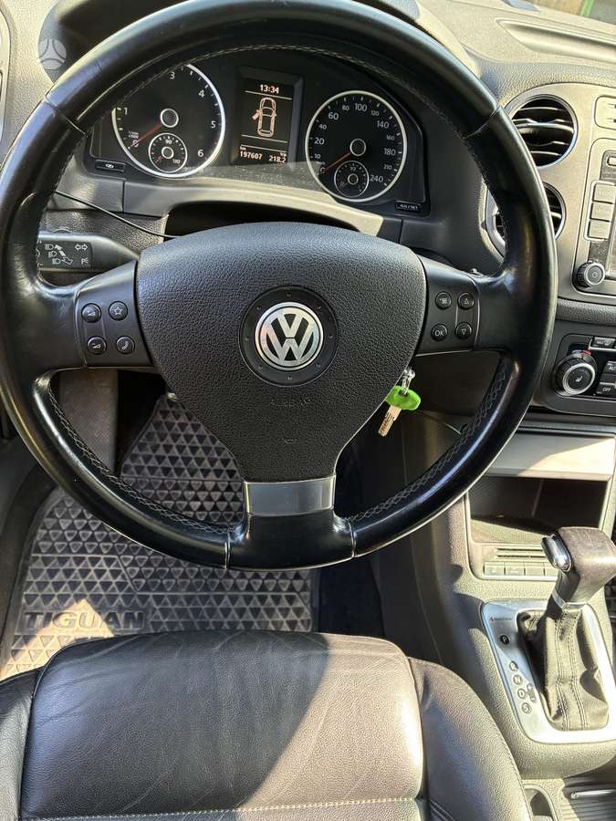 Volkswagen Tiguan 2009 — photo 11