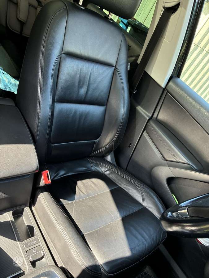 Volkswagen Tiguan 2009 — photo 12