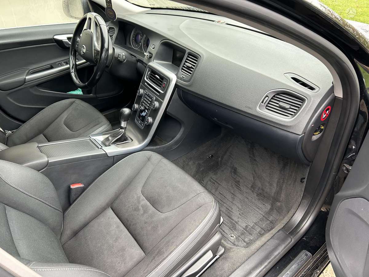 Volvo V60 2011 — двигун 1600 cm³, 116 HP (85kW)