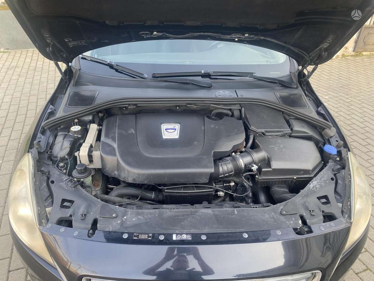 Volvo V60 2012 — photo 29