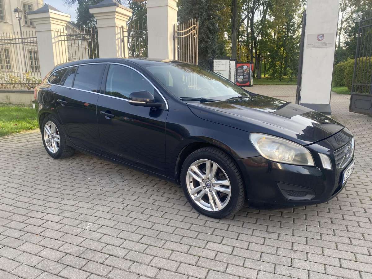 Volvo V60 2012 — photo 9