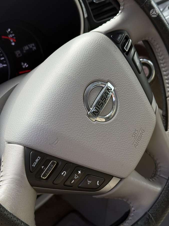 Nissan Quest 2012 — photo 18