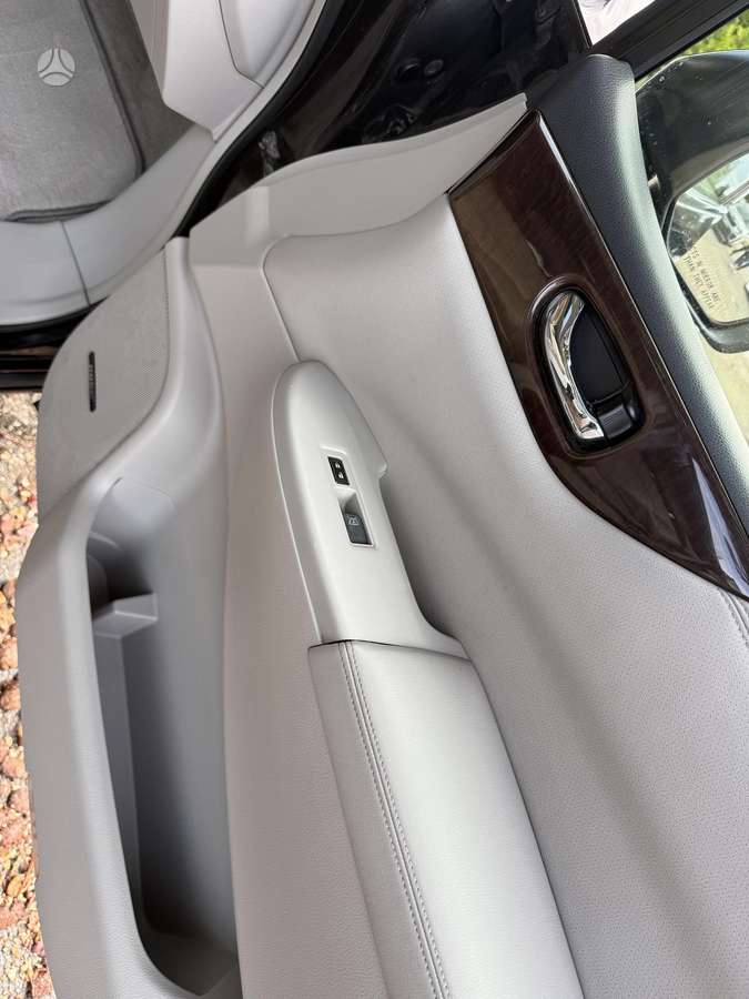 Nissan Quest 2012 — photo 28