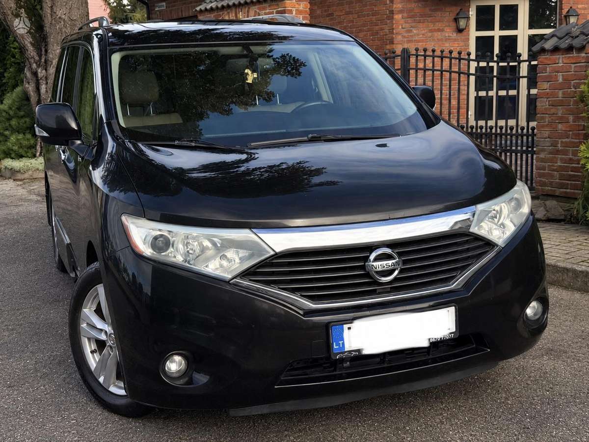 Nissan Quest 2012 — interior