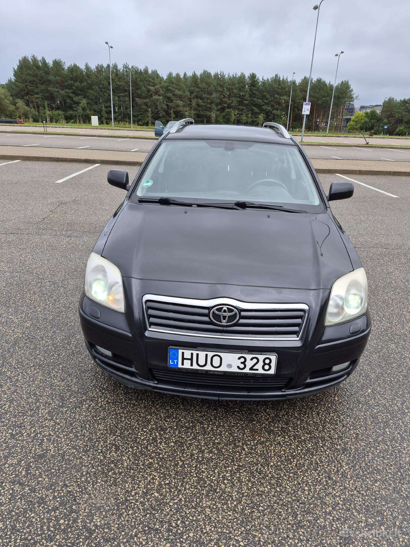 Toyota Avensis 2004 — салон