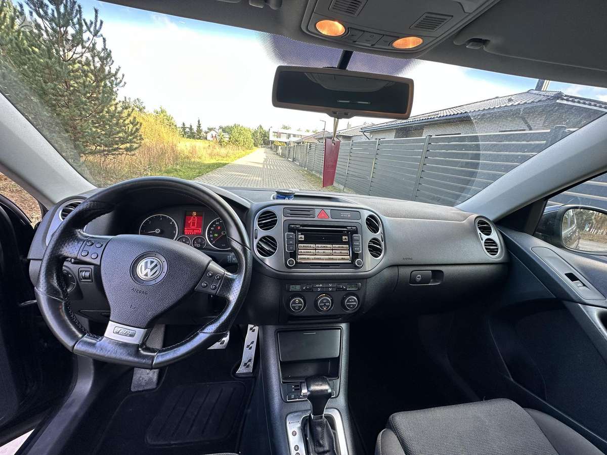 Volkswagen Tiguan 2009 — photo 11