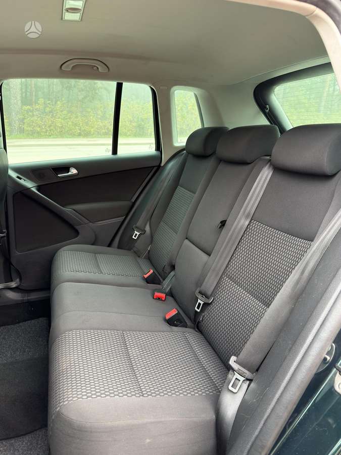 Volkswagen Tiguan 2010 — photo 19