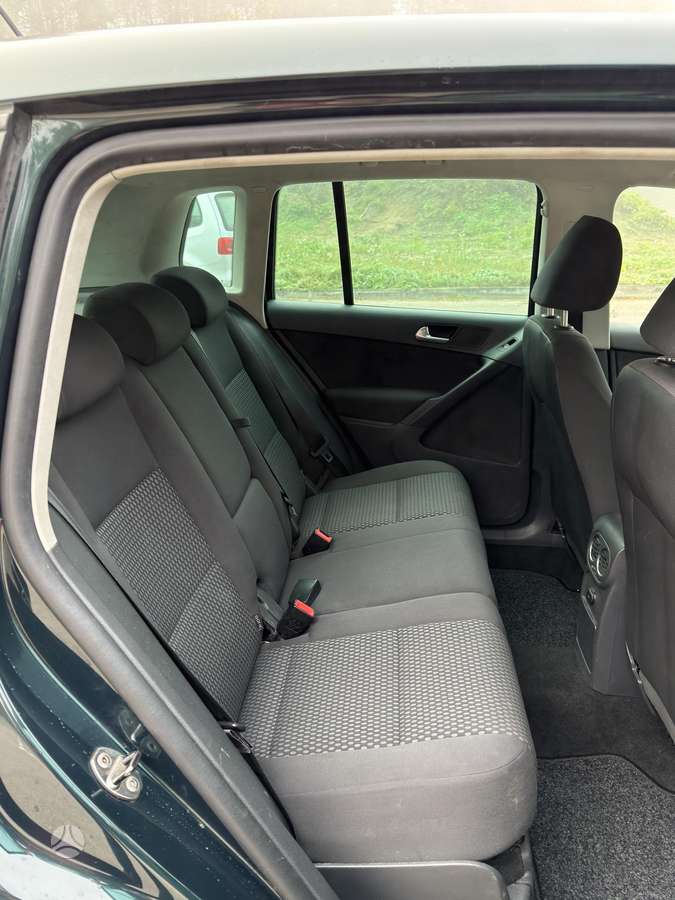 Volkswagen Tiguan 2010 — photo 22