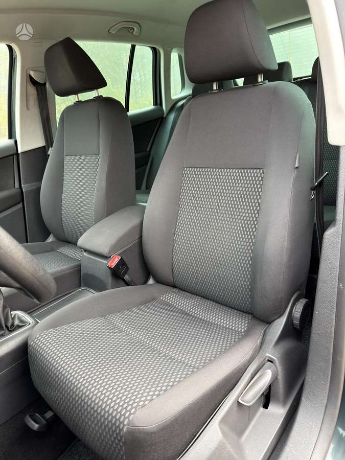 Volkswagen Tiguan 2010 — photo 25