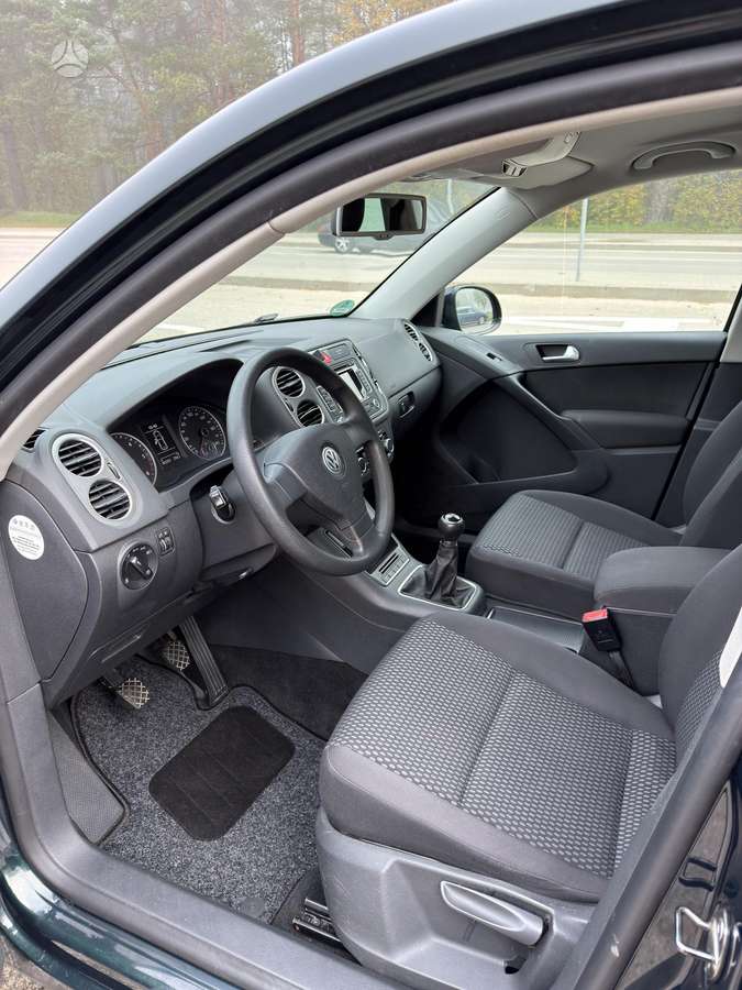 Volkswagen Tiguan 2010 — photo 26