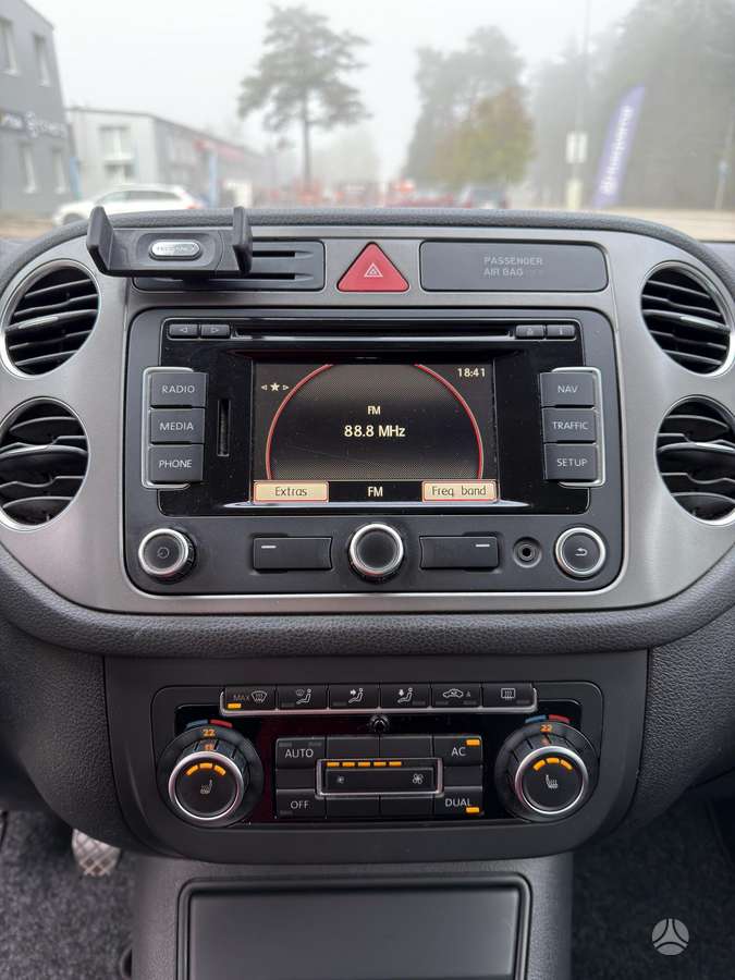 Volkswagen Tiguan 2010 — photo 29