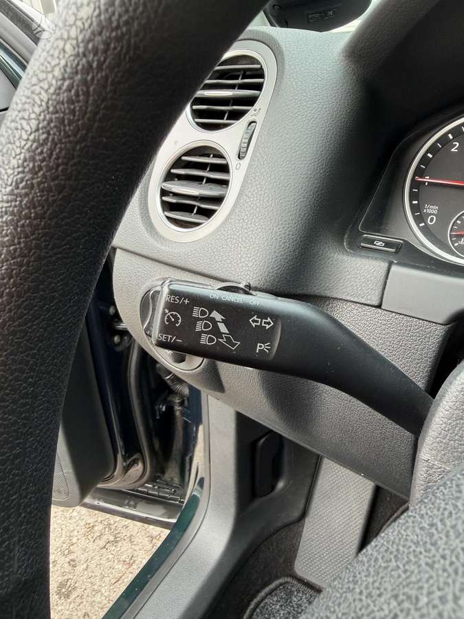 Volkswagen Tiguan 2010 — photo 31