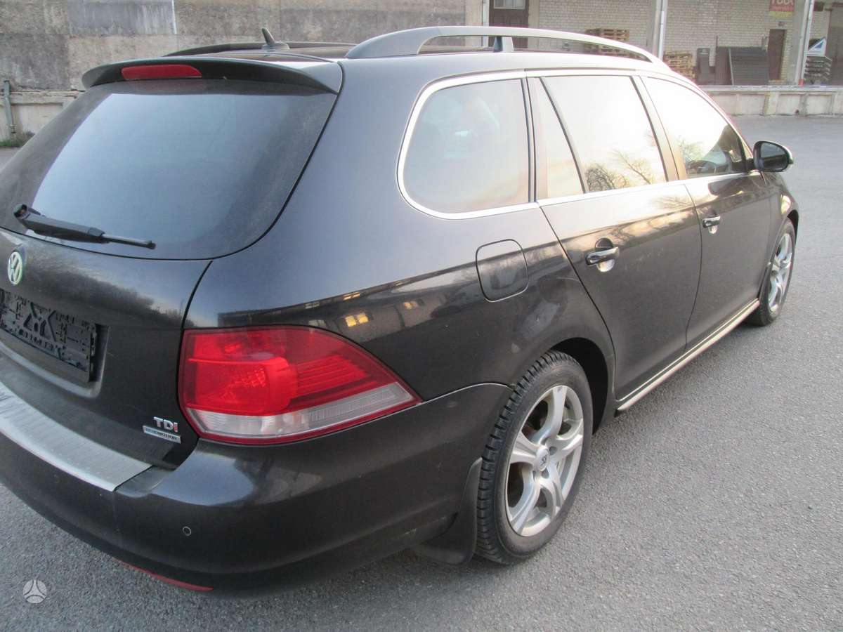 Volkswagen Golf 2011 — двигун 1598 cm³, 105 HP (77kW)
