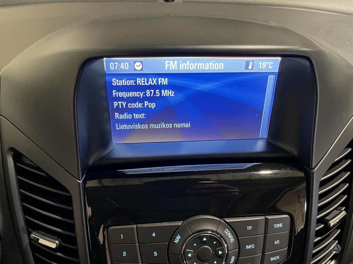Chevrolet Orlando 2013 — photo 18