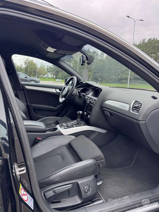 Audi A4 2012 — салон