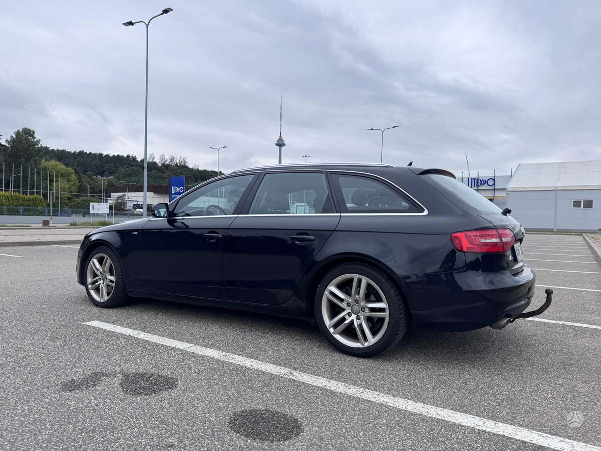Audi A4 2012 — двигун 2967 cm³, 245 HP (180kW)
