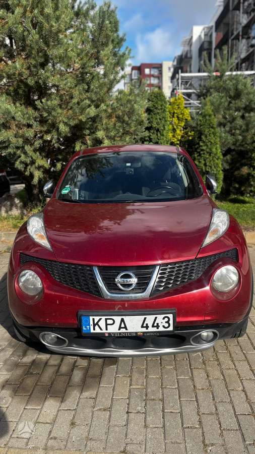 Nissan Juke 2011 — салон