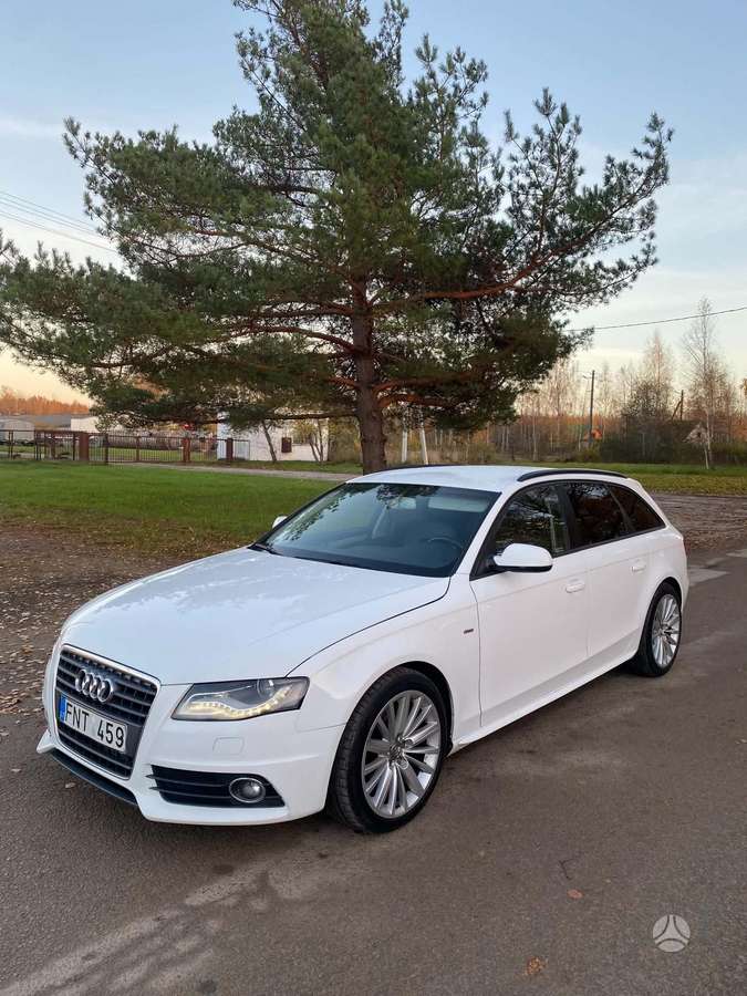 Audi A4 2011 — rear view