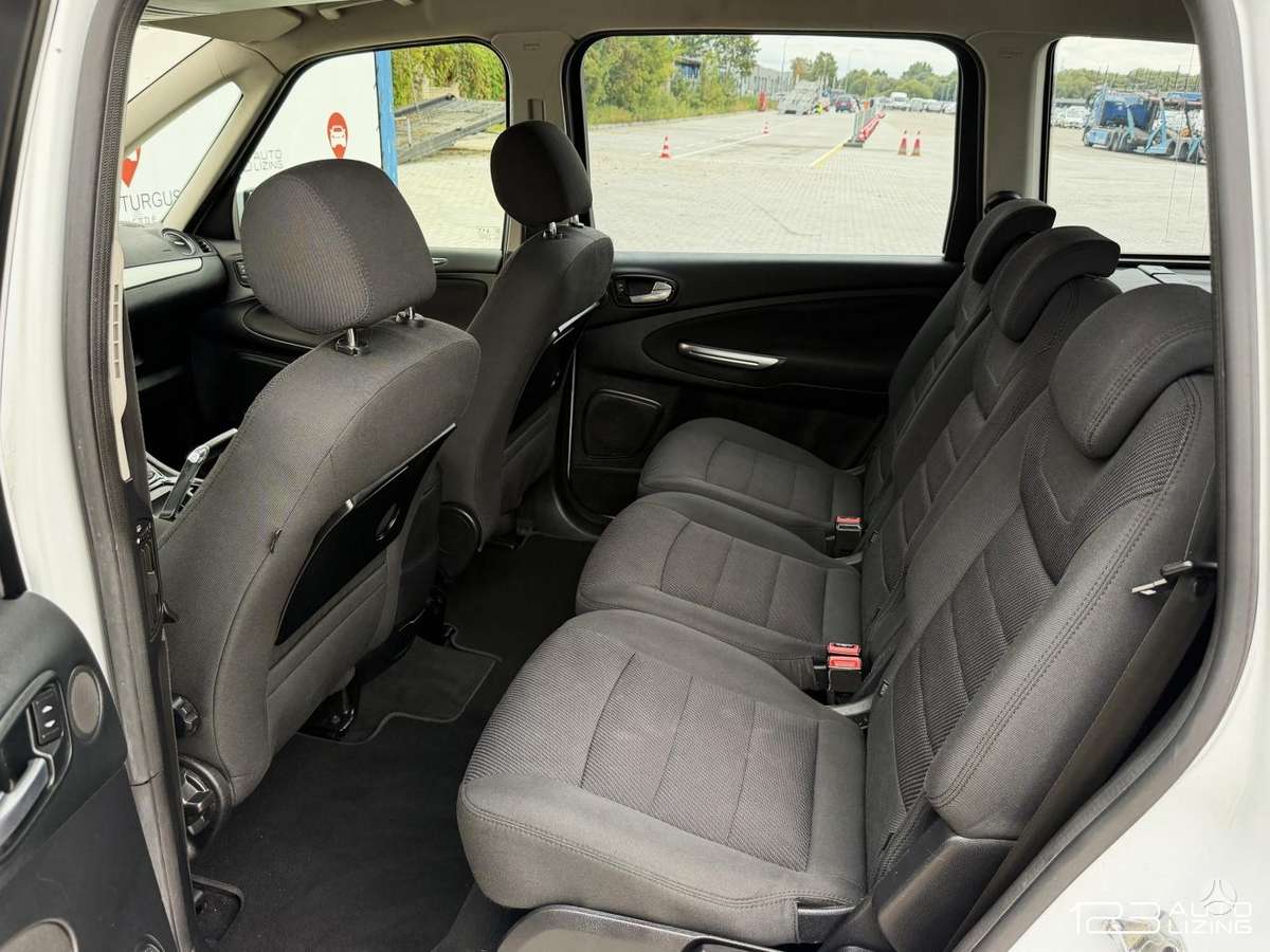 Ford Galaxy 2013 — фото 10