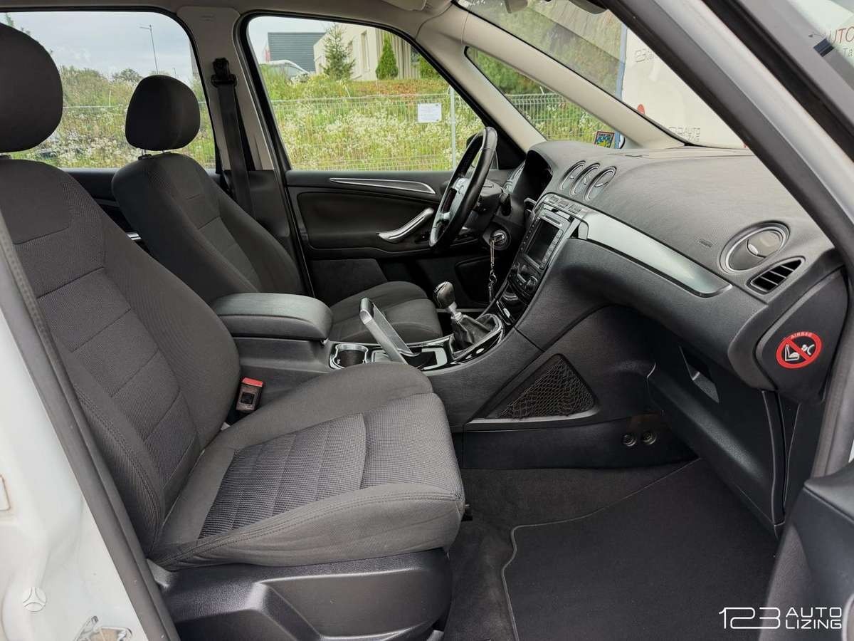 Ford Galaxy 2013 — фото 12