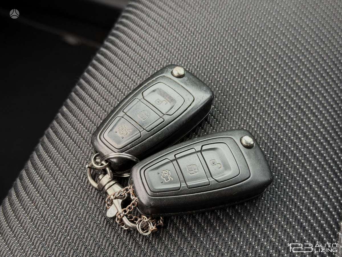 Ford Galaxy 2013 — фото 26