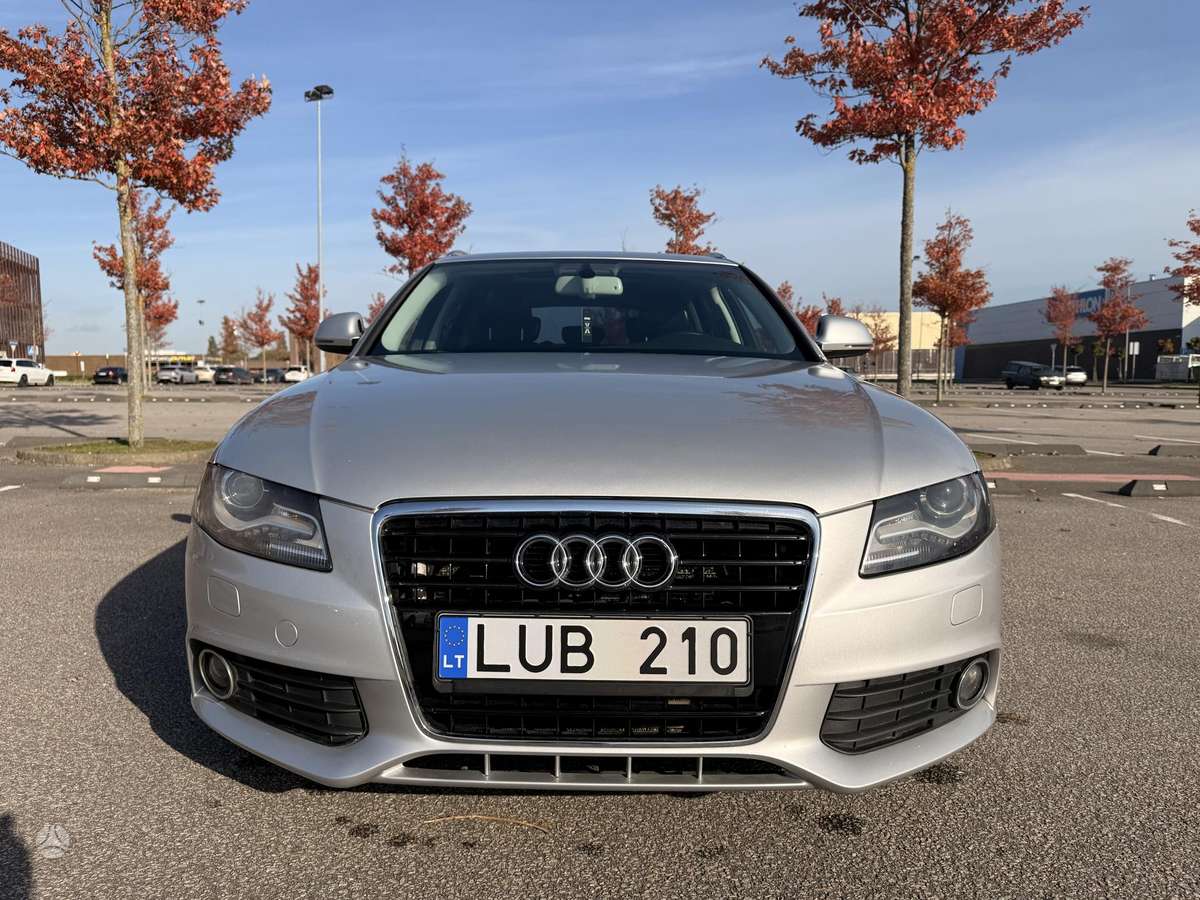 Audi A4 2008 — салон