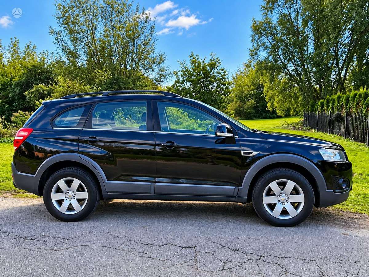 Chevrolet Captiva 2013 — interior