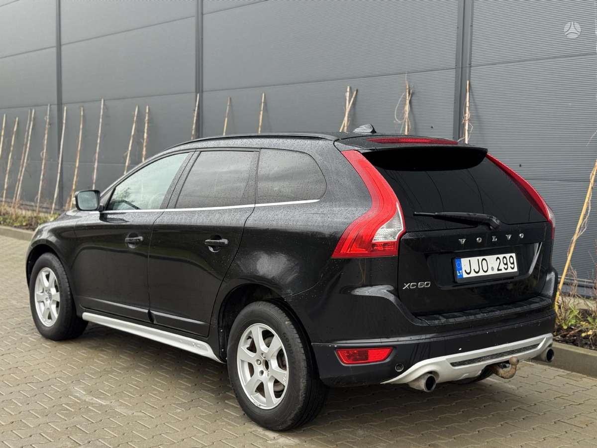 Volvo XC60 2010 — engine 2400 cm³, 163 HP (120kW)
