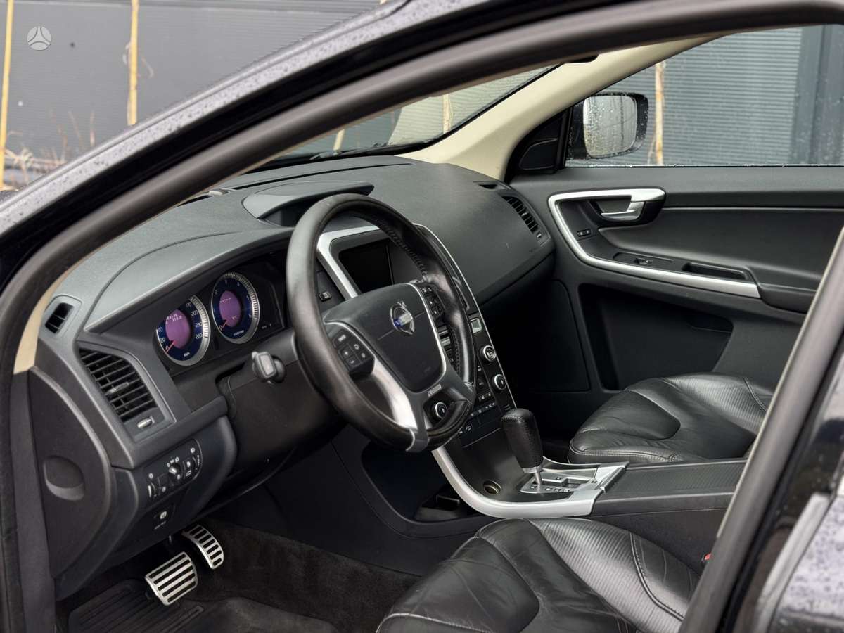 Volvo XC60 2010 — photo 5