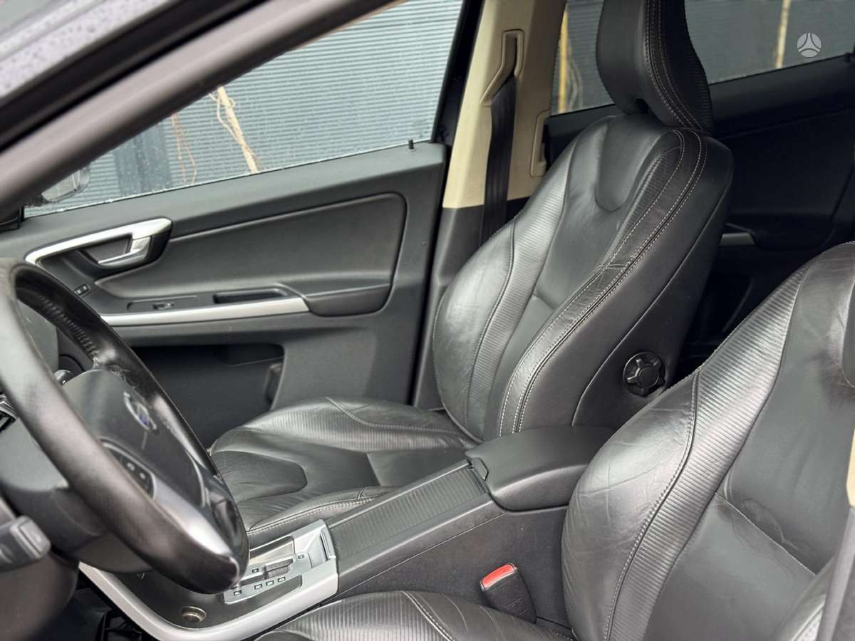 Volvo XC60 2010 — photo 6