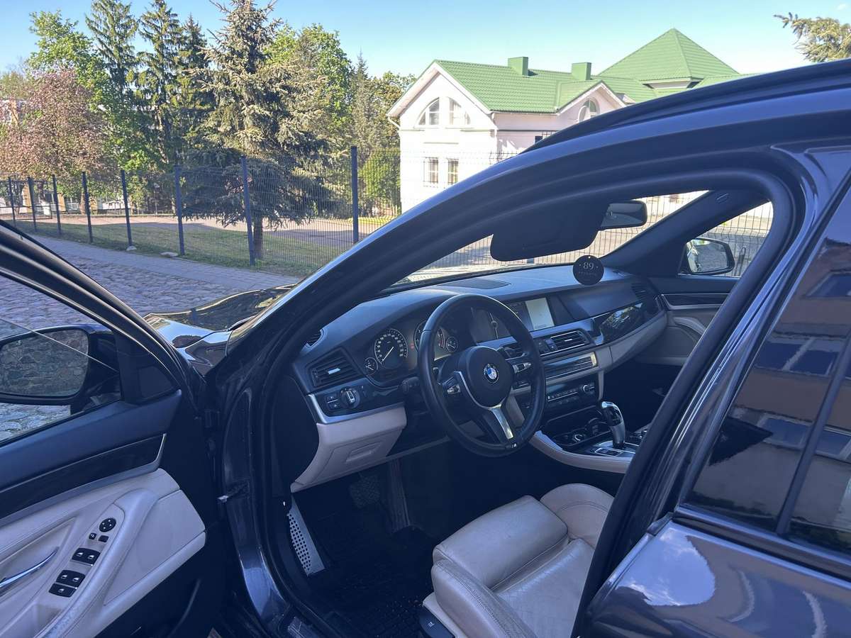 BMW 520 2012 — photo 9