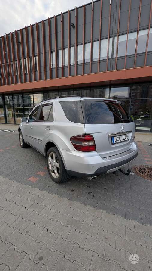 Mercedes-Benz ML320 2007 — салон