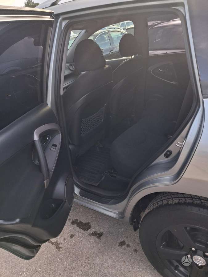 Toyota RAV4 2015 — фото 11