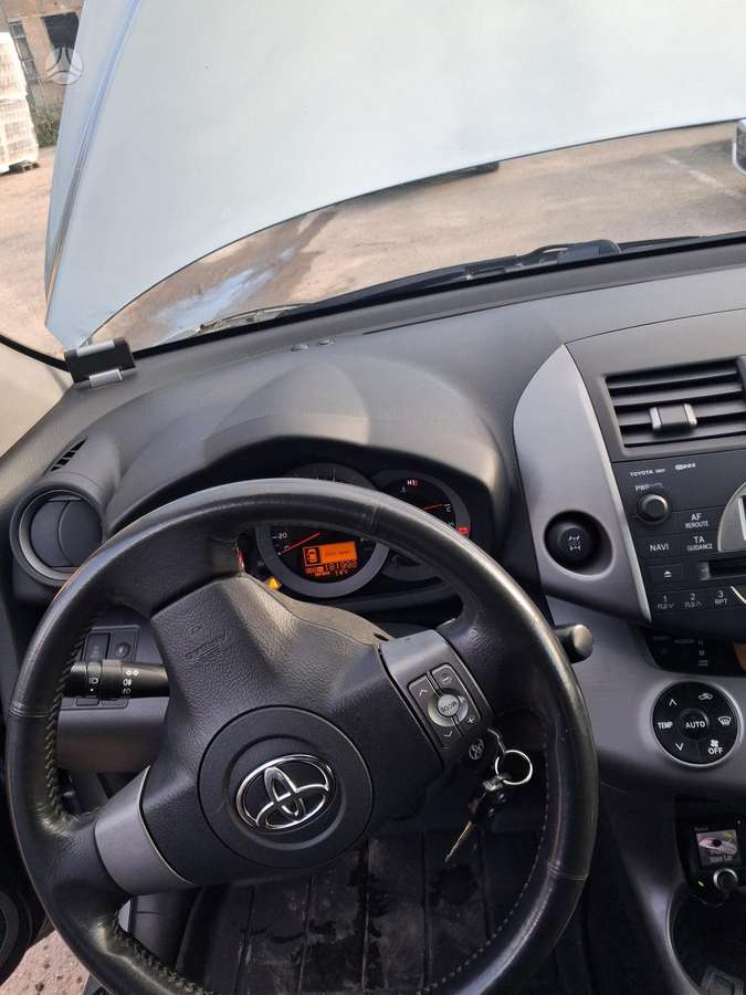 Toyota RAV4 2015 — фото 12