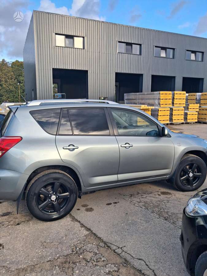 Toyota RAV4 2015 — фото 6