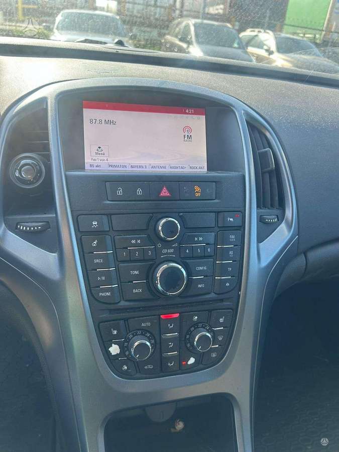 Opel Astra 2014 — photo 12