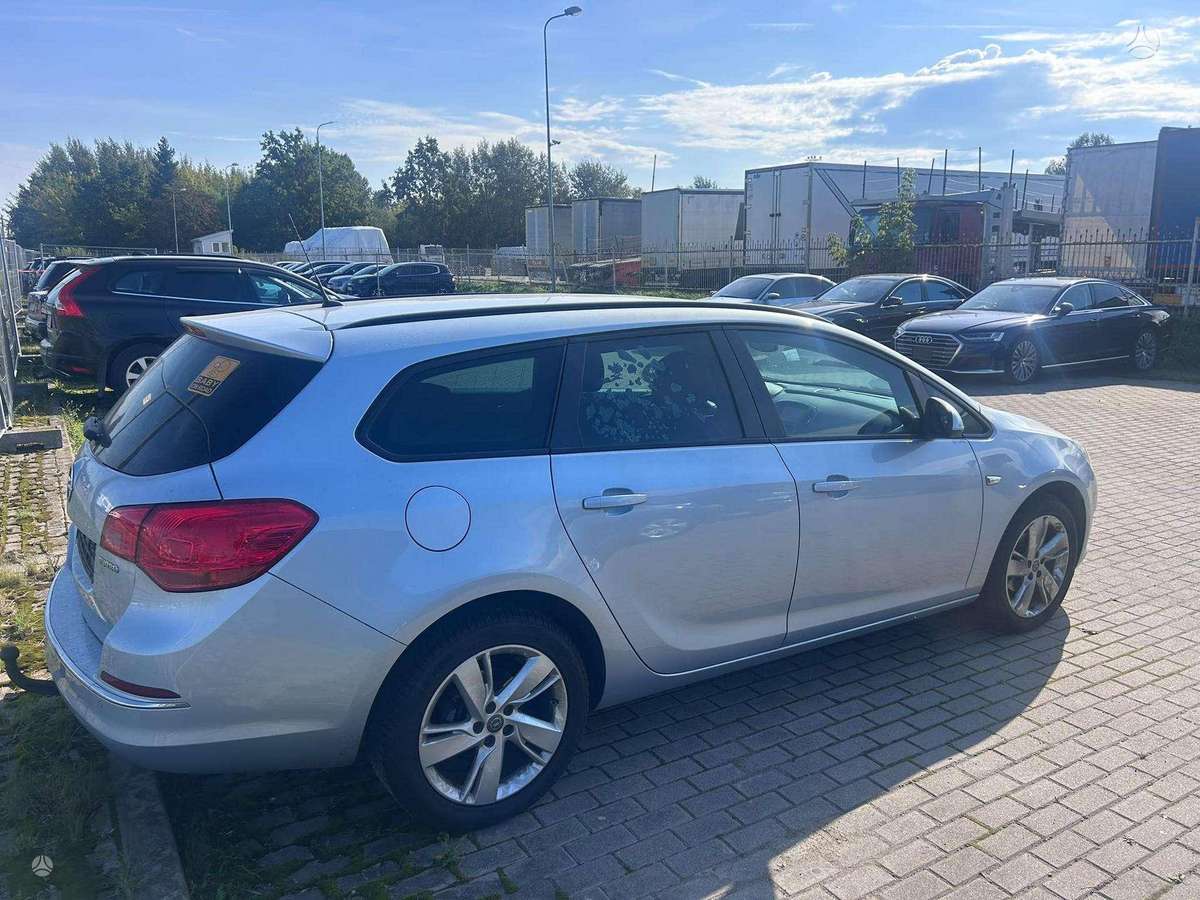 Opel Astra 2014 — engine 1364 cm³, 140 HP (103kW)